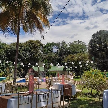 Hotel Playa By Marbar Hoteles Villeta Ngoại thất bức ảnh