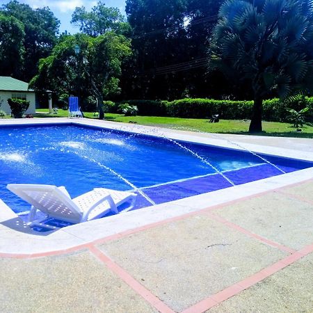 Hotel Playa By Marbar Hoteles Villeta Ngoại thất bức ảnh