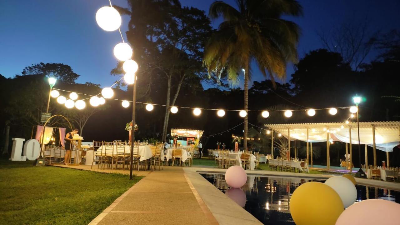 Hotel Playa By Marbar Hoteles Villeta Ngoại thất bức ảnh