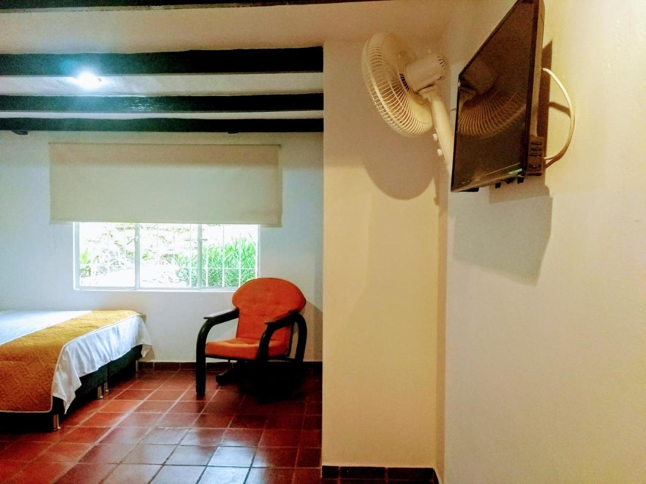 Hotel Playa By Marbar Hoteles Villeta Ngoại thất bức ảnh