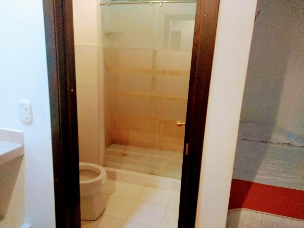 Hotel Playa By Marbar Hoteles Villeta Ngoại thất bức ảnh