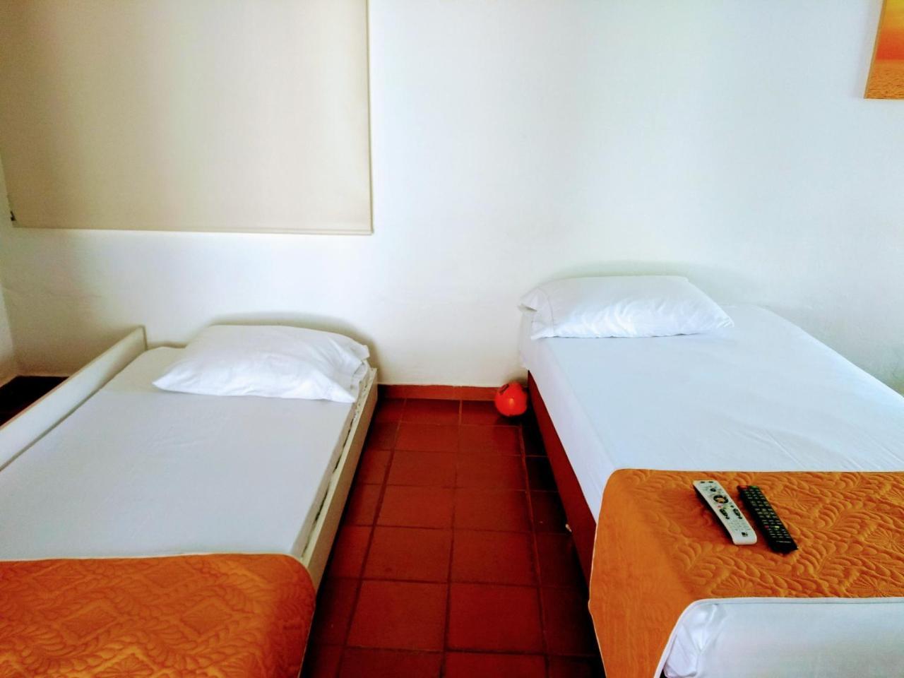 Hotel Playa By Marbar Hoteles Villeta Ngoại thất bức ảnh