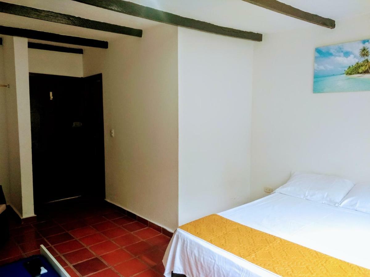 Hotel Playa By Marbar Hoteles Villeta Ngoại thất bức ảnh